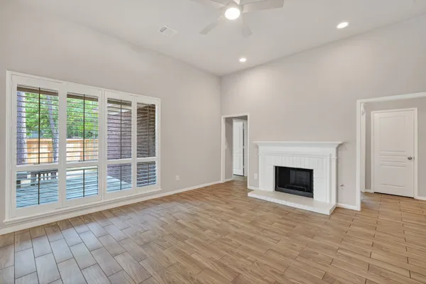 $2,350 | 18 Maize Meadow Place, The Woodlands, TX 77381