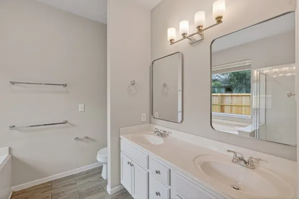 $2,350 | 18 Maize Meadow Place, The Woodlands, TX 77381