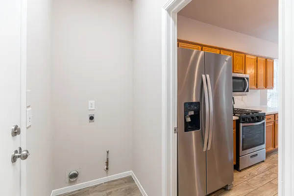 $2,350 | 18 Maize Meadow Place, The Woodlands, TX 77381