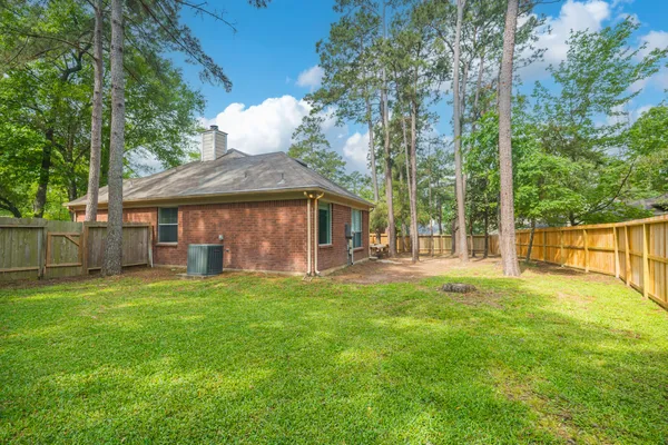$2,350 | 18 Maize Meadow Place, The Woodlands, TX 77381