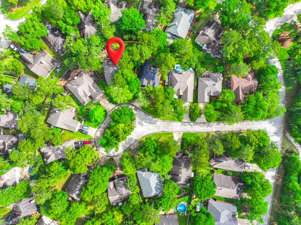 $2,350 | 18 Maize Meadow Place, The Woodlands, TX 77381