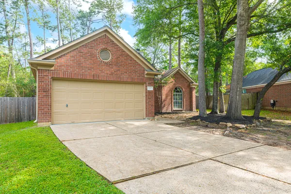 $2,350 | 18 Maize Meadow Place, The Woodlands, TX 77381