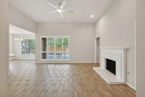 $2,350 | 18 Maize Meadow Place, The Woodlands, TX 77381