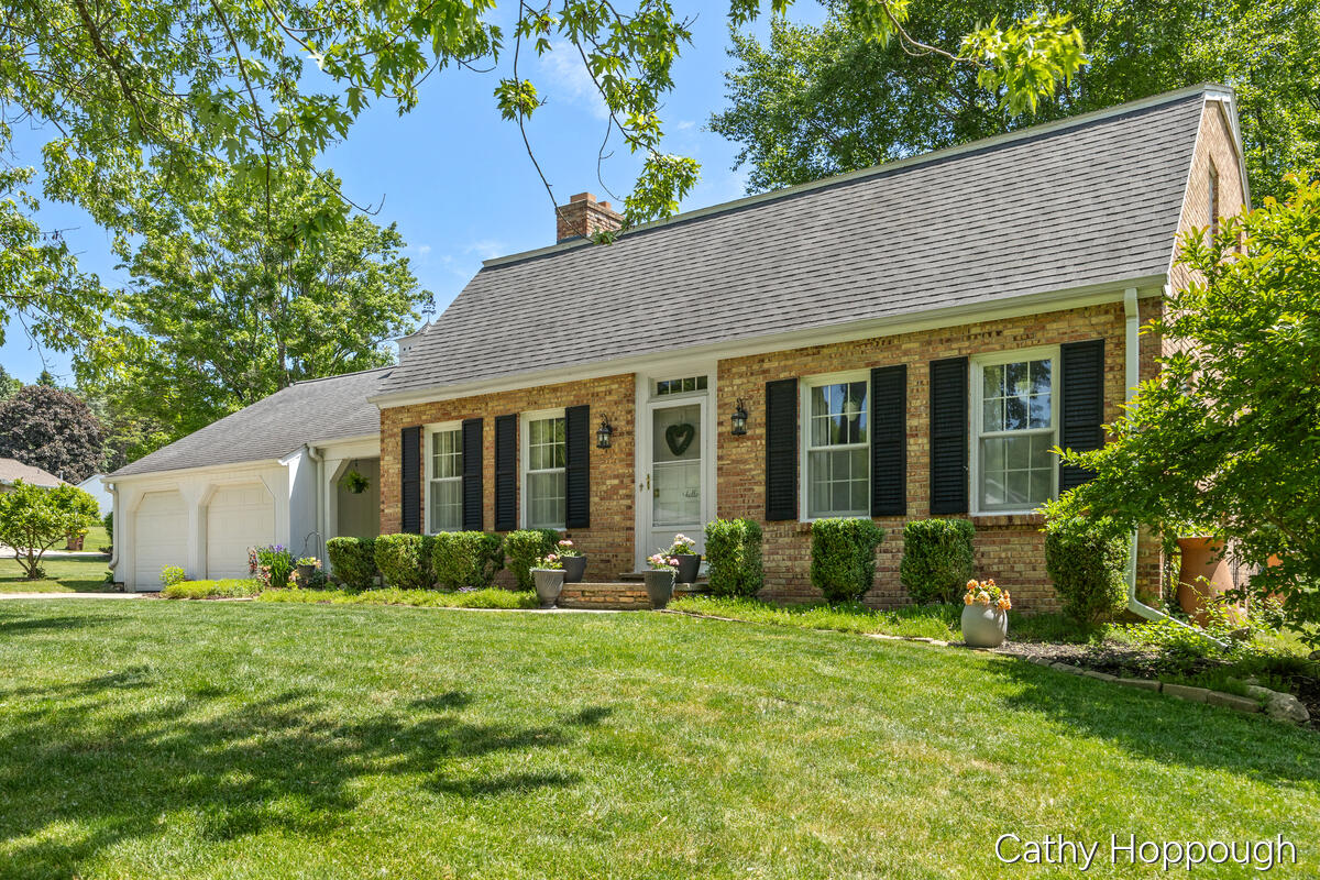 752 Ridgewood Drive Ionia, MI 48846 - Photo 3 of 35 752-Ridgewood_003