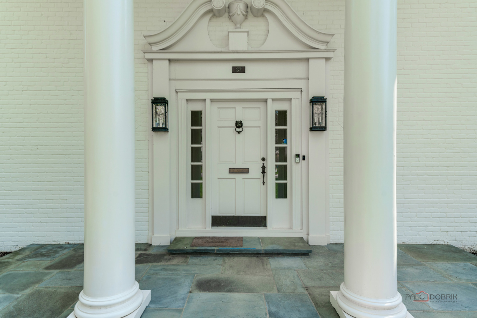 37 Forest Hills Road Lake Bluff, IL 60044 - Photo 2 of 52 a view of a entryway door