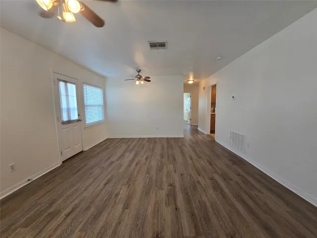 $1,799 | 107 Tarpon Avenue, Galveston, TX 77550