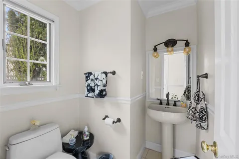 $999,999 | Undisclosed Address, Hauppauge, NY 11788