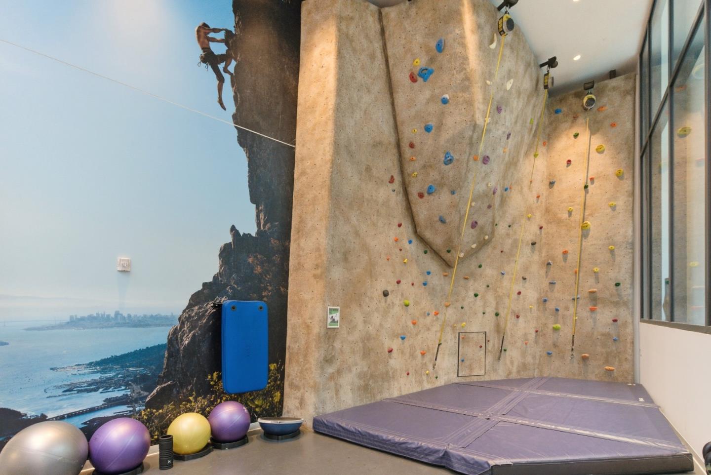 318 Main Street, Unit 6B San Francisco, CA 94105 - Photo 32 of 40 a bathroom with a shower