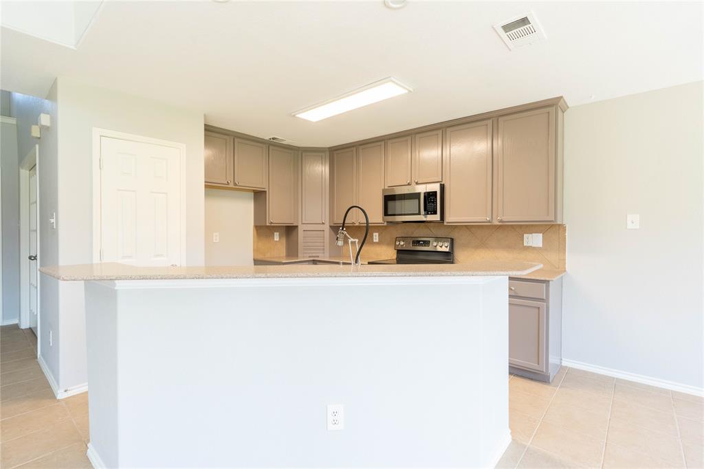 2012 Meadow View Drive Princeton, TX 75407 - Photo 14 of 39