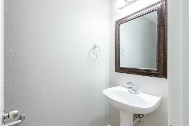 $2,200 | 2012 Meadow View Drive, Princeton, TX 75407