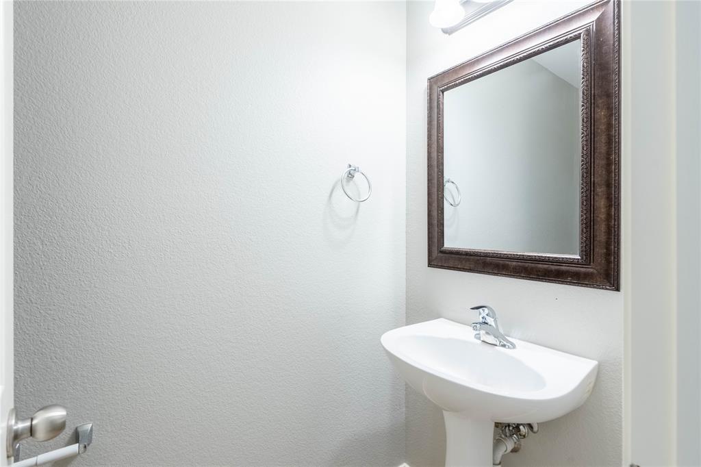 2012 Meadow View Drive Princeton, TX 75407 - Photo 17 of 39