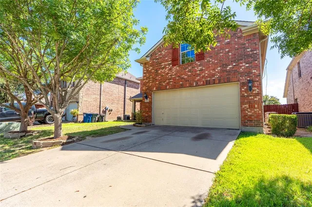 $2,200 | 2012 Meadow View Drive, Princeton, TX 75407