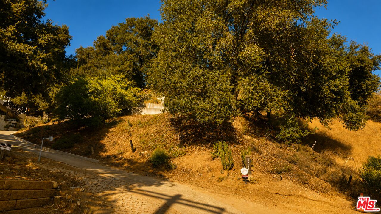 3577 Shaw Ranch Road Pasadena, CA 91107 - Photo 5 of 14 Gallery Image 5