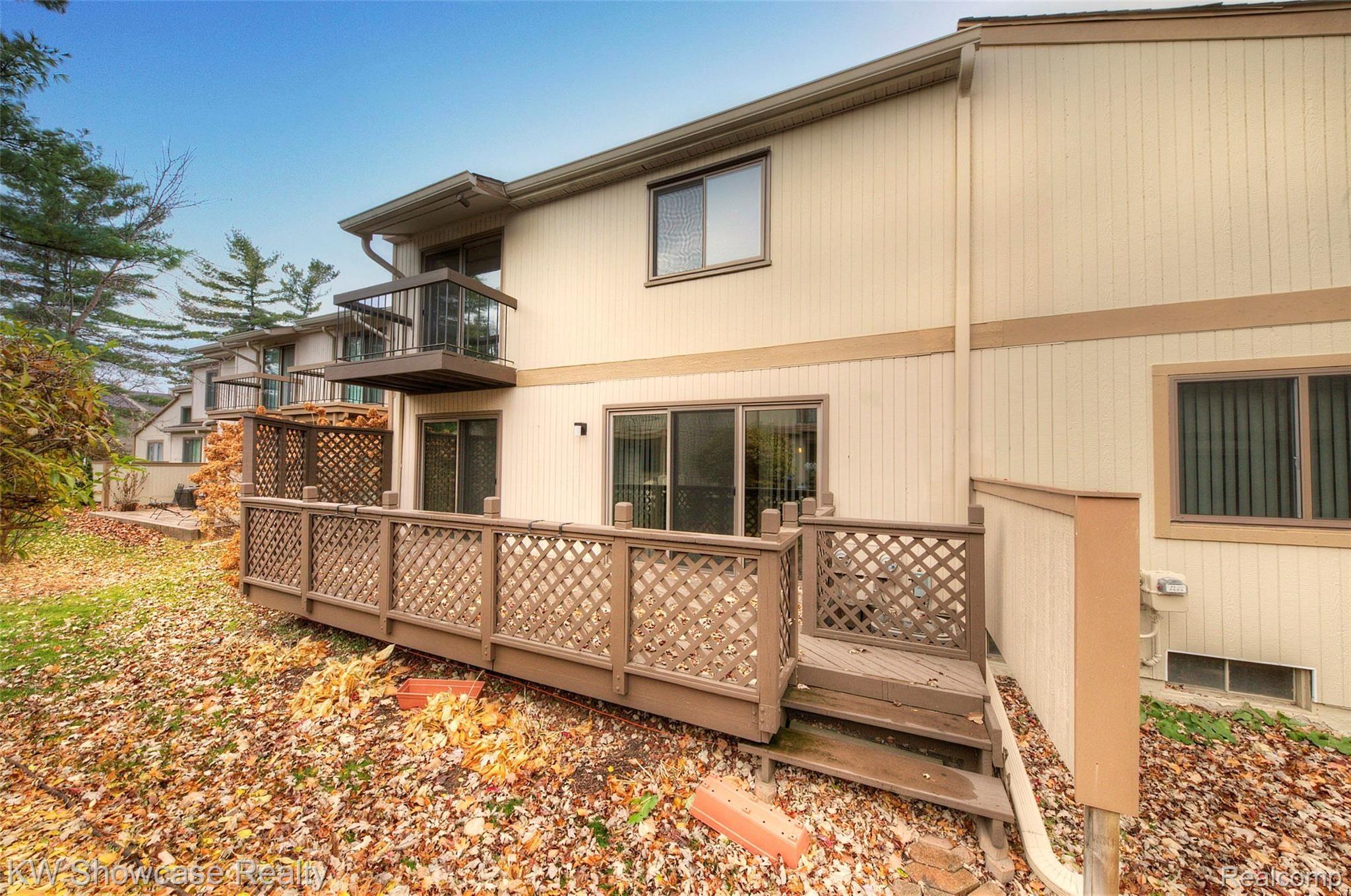 23163 Farmington Road Farmington, MI 48336 - Photo 42 of 44 4H8A2693_4_5.jpg