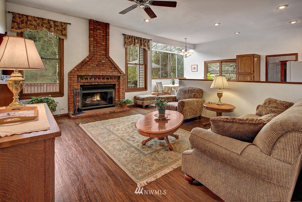 18303 155th Place Southeast Renton, WA 98058 - Photo 5 of 25 Gallery Image 5