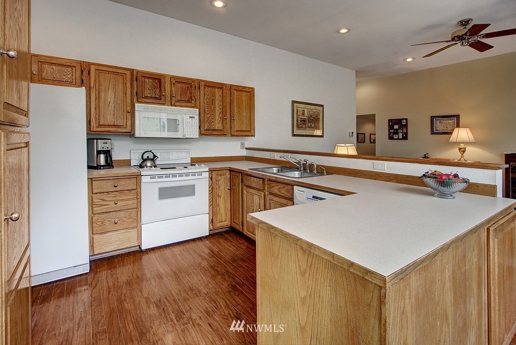 18303 155th Place Southeast Renton, WA 98058 - Photo 7 of 25 Gallery Image 7