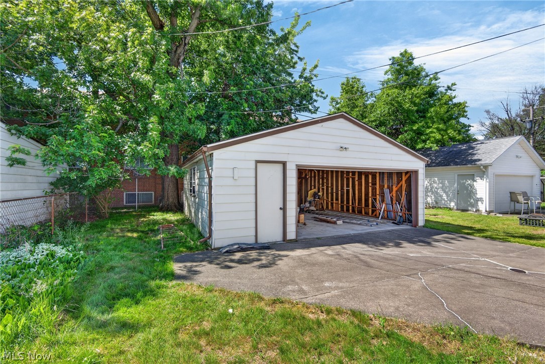 23660 Colbourne Road Euclid, OH 44123 - Photo 31 of 39