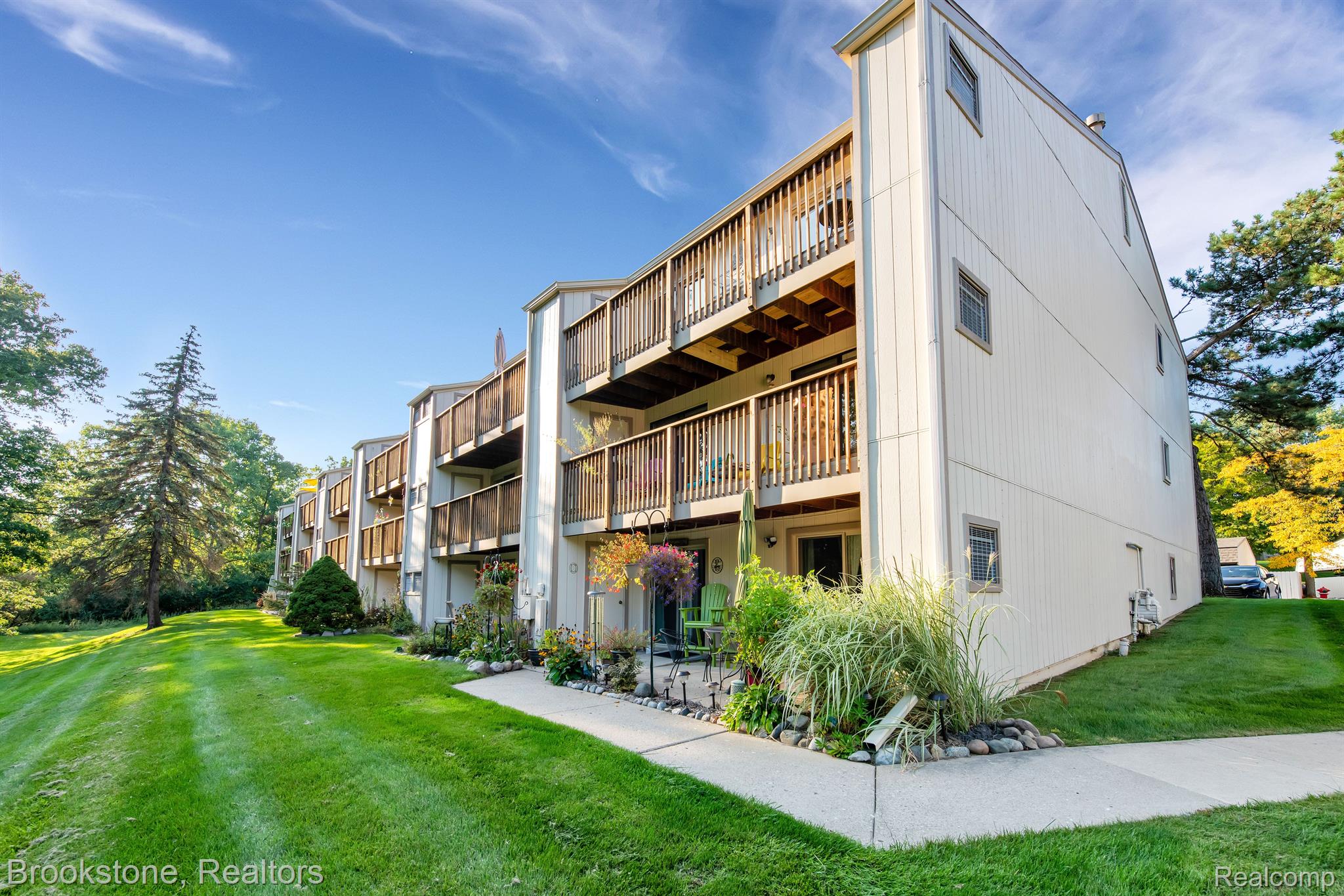 1683 Riverside Drive, Unit 5 Rochester, MI 48309 - Photo 24 of 40 Rear View Of Building