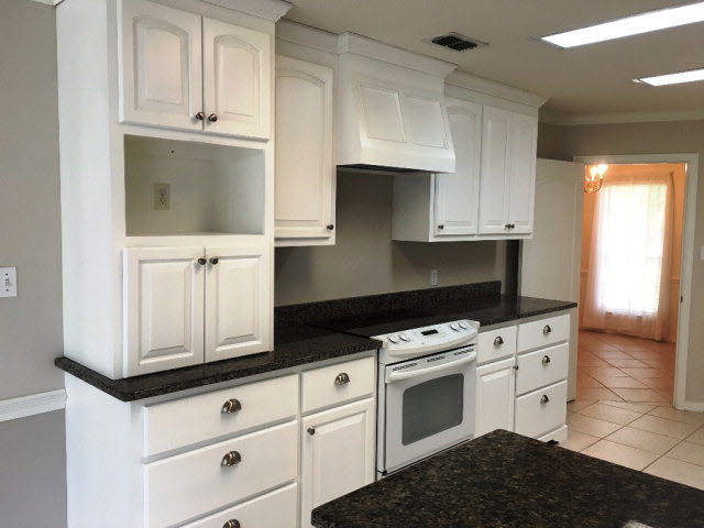 20068 Pecan Trace Fairhope, AL 36532 - Photo 9 of 33 Kitchen