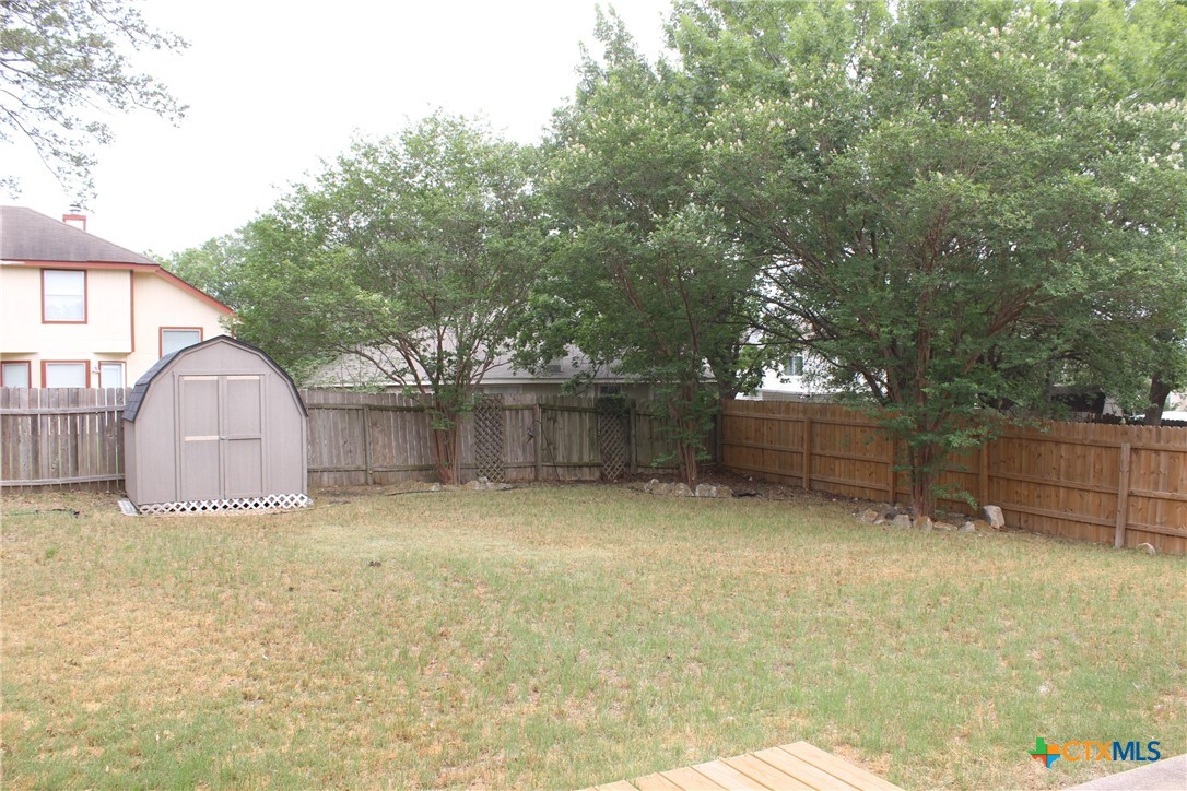 7710 Fallen Pine Converse, TX 78109 - Photo 18 of 19 a view of a backyard
