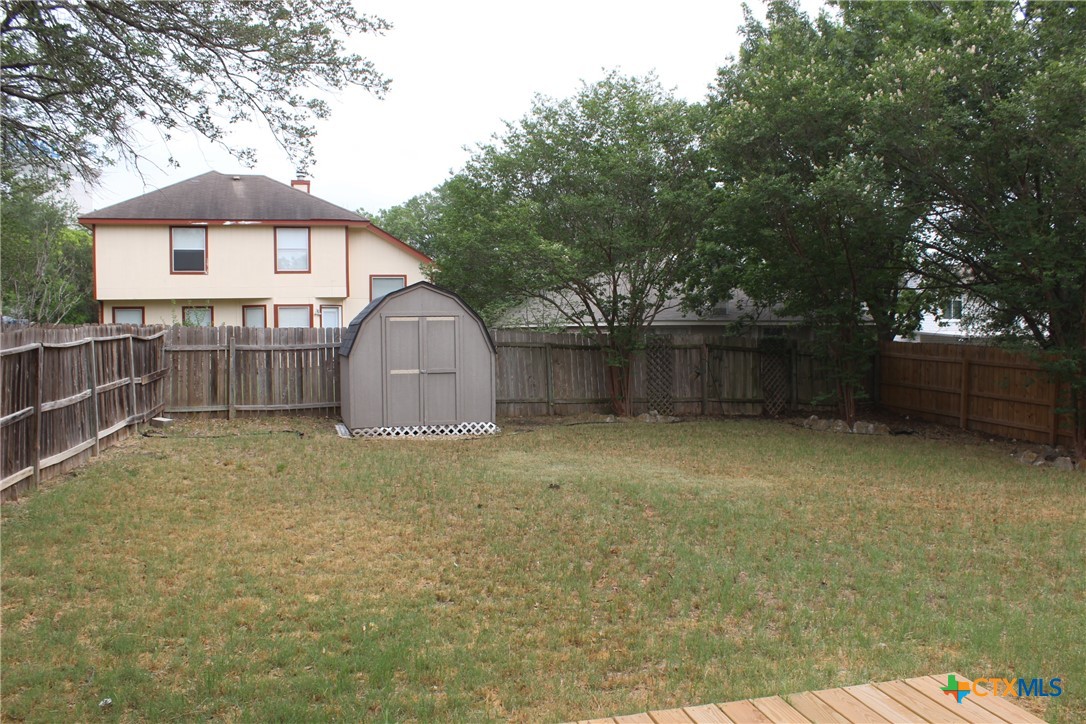 7710 Fallen Pine Converse, TX 78109 - Photo 19 of 19 a view of backyard with green space