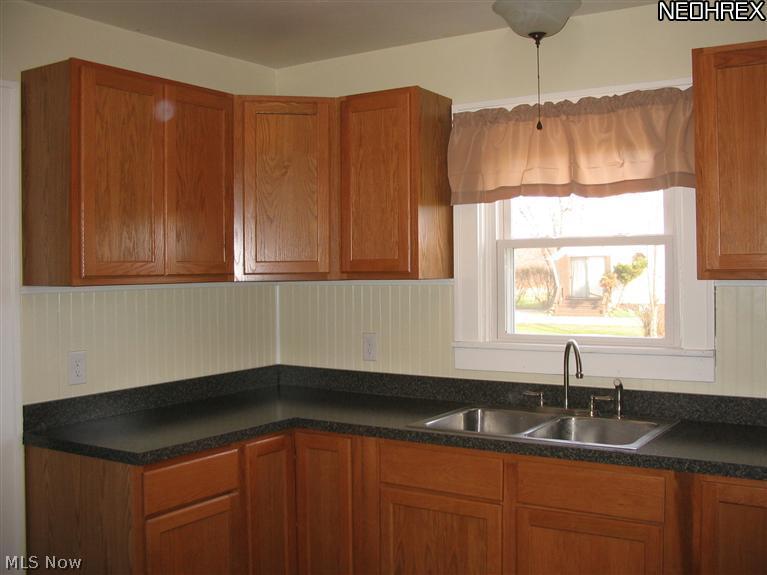 10294 Tallmadge Road Diamond, OH 44412 - Photo 4 of 25 Gallery Image 4