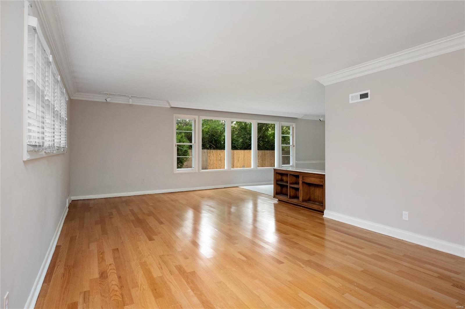 9140 Ladue Road Ladue, MO 63124 - Photo 6 of 37 Gallery Image 6