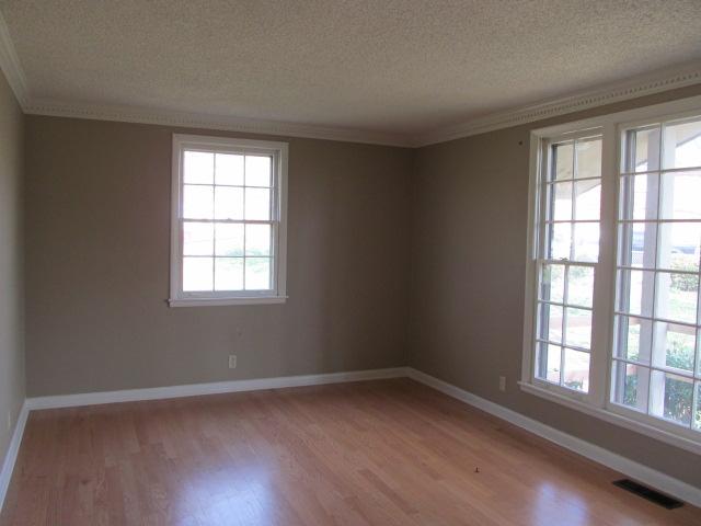 604 Roxanne Court Antioch, TN 37013 - Photo 2 of 11 Living Room