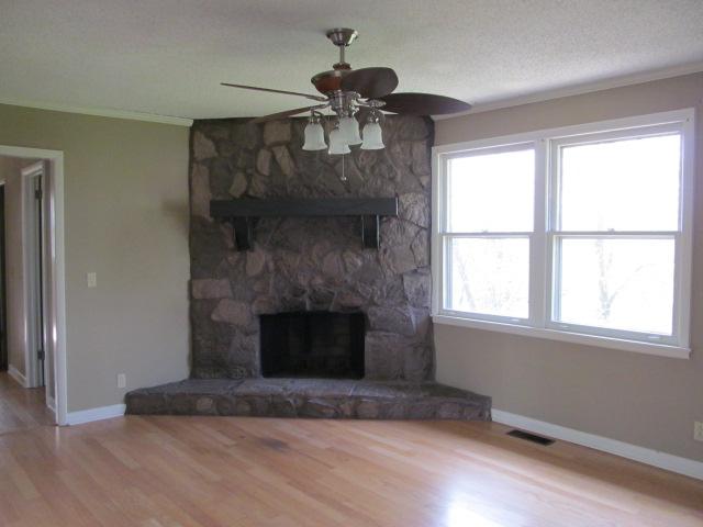 604 Roxanne Court Antioch, TN 37013 - Photo 4 of 11 Den