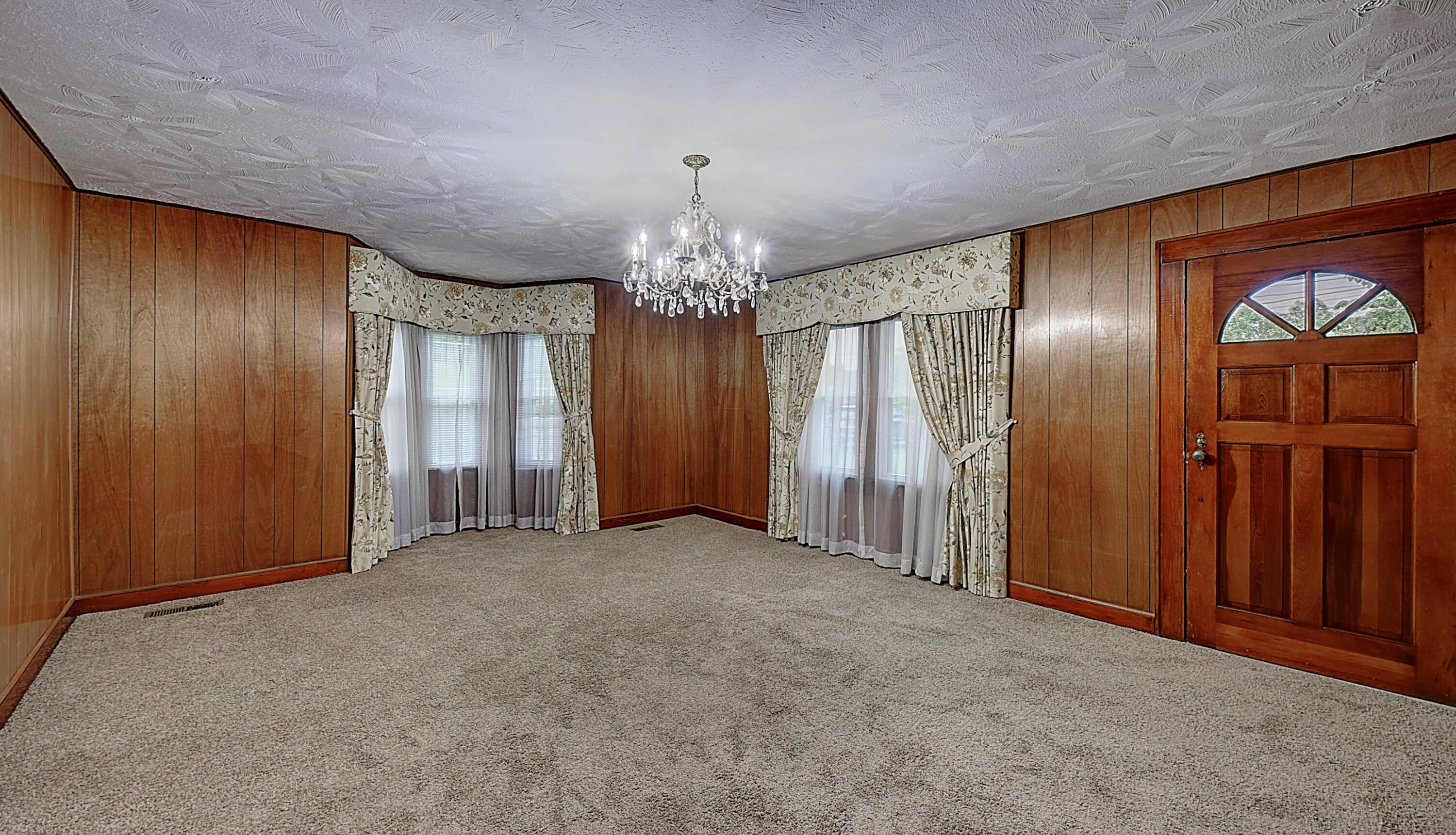 1401 Mill Creek Road Kingsport, TN 37664 - Photo 5 of 24 DSC_0058And8more_stitch