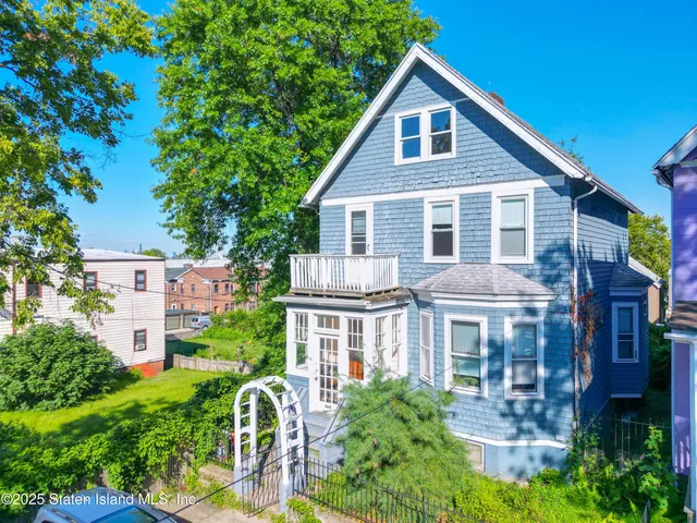 $1,200,000 | 19 Brewster Street | Stapleton