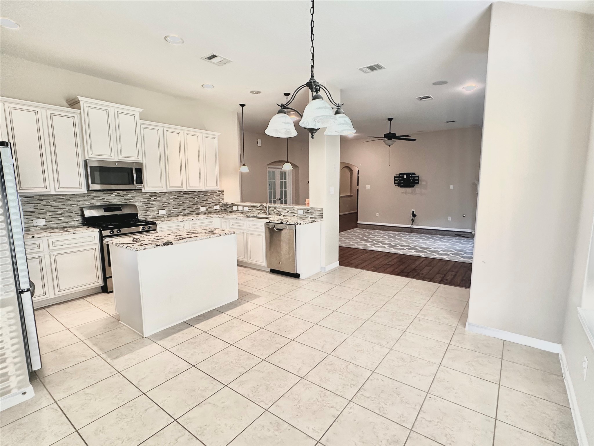 3877 Enchanted Timbers Lane Spring, TX 77386 - Photo 7 of 21