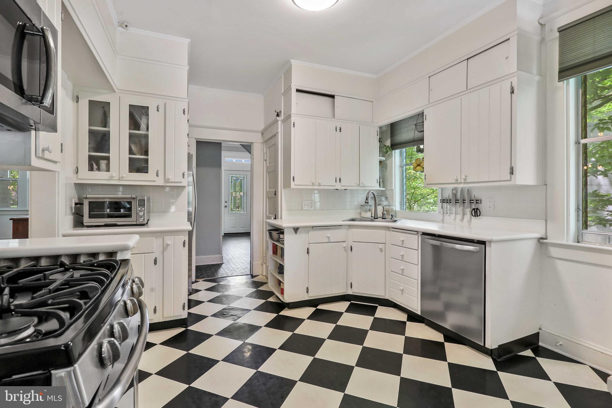 5705 Chilham Road Baltimore, MD 21209 - Photo 16 of 49 Kitchen