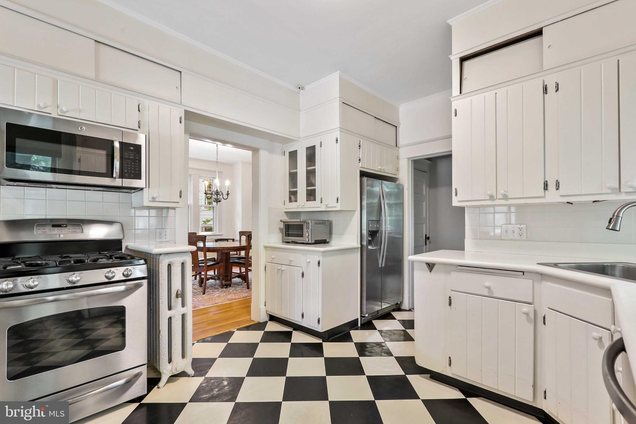 5705 Chilham Road Baltimore, MD 21209 - Photo 17 of 49 Kitchen