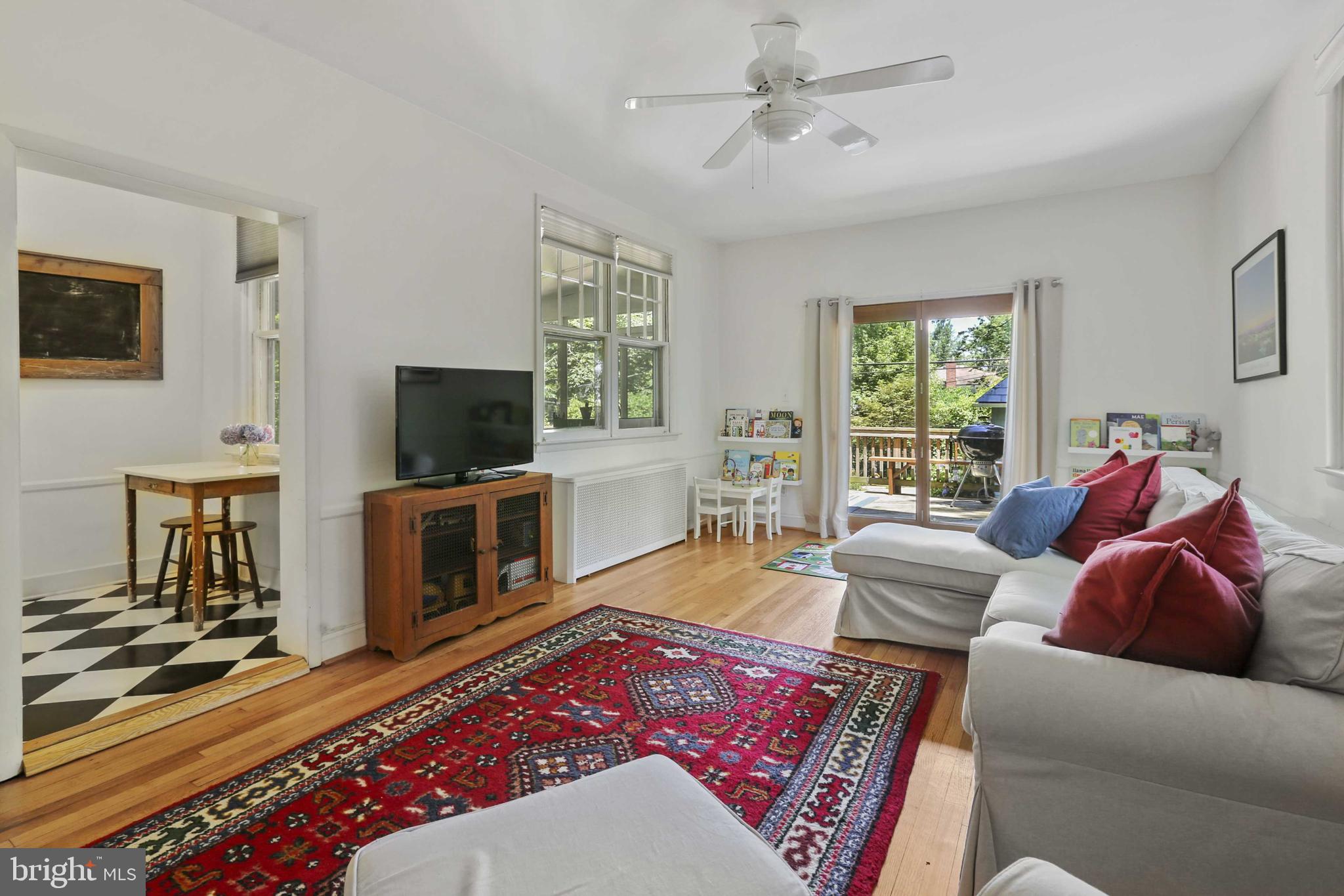5705 Chilham Road Baltimore, MD 21209 - Photo 20 of 49 Family Room