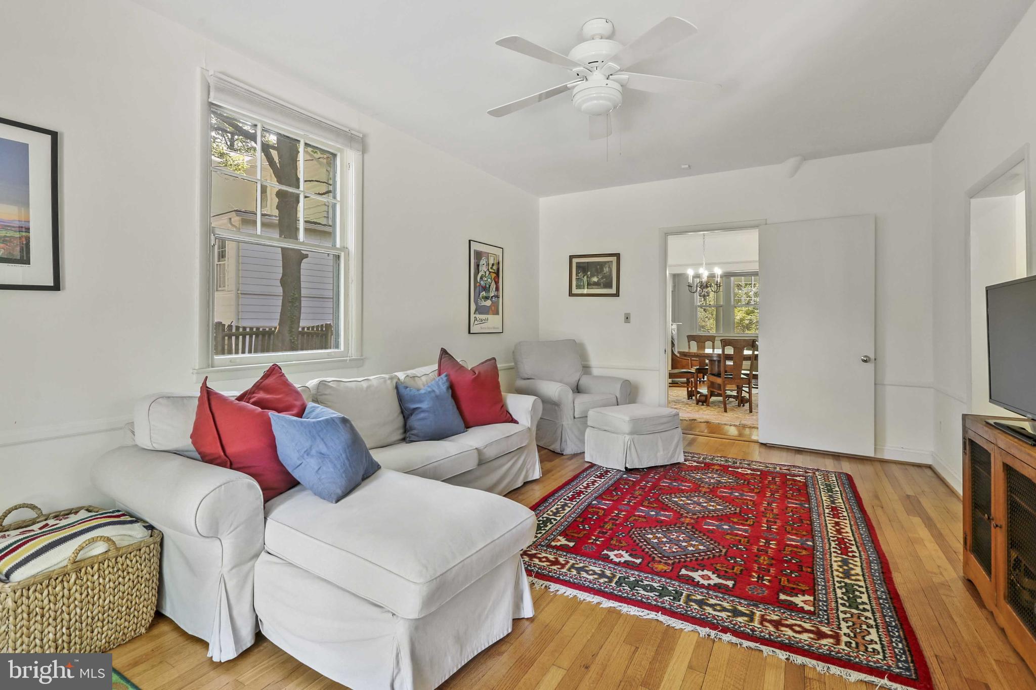 5705 Chilham Road Baltimore, MD 21209 - Photo 21 of 49 Family Room