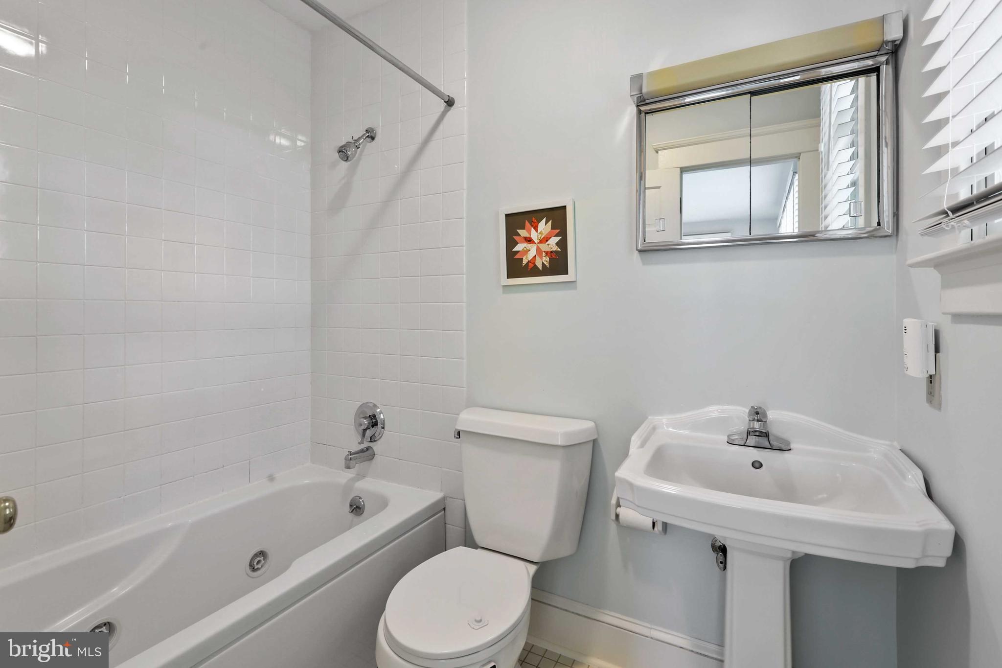 5705 Chilham Road Baltimore, MD 21209 - Photo 39 of 49 Primary Full Bath