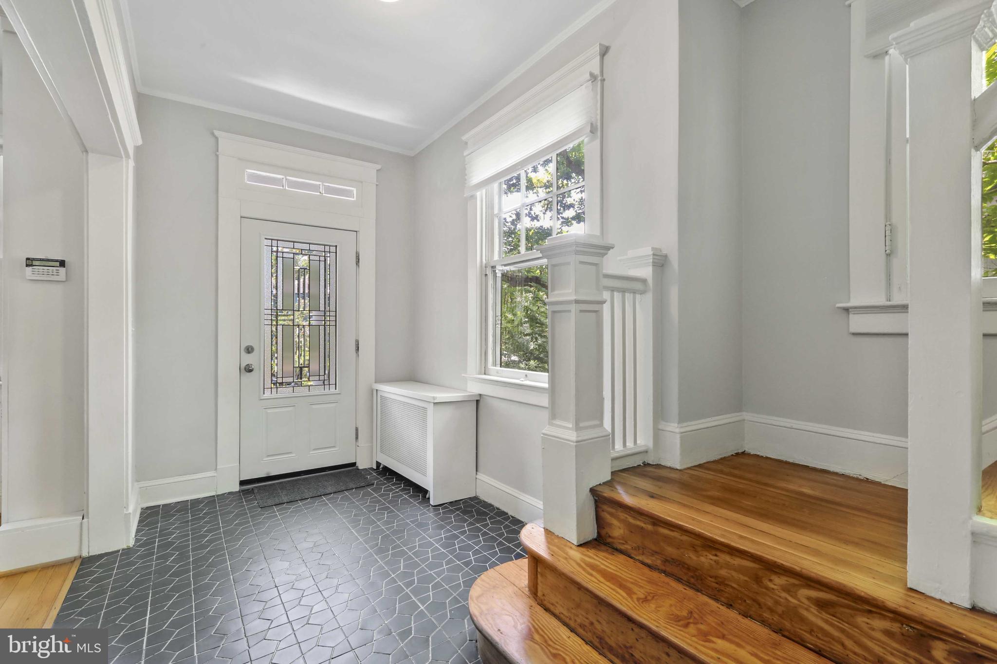 5705 Chilham Road Baltimore, MD 21209 - Photo 7 of 49 Foyer