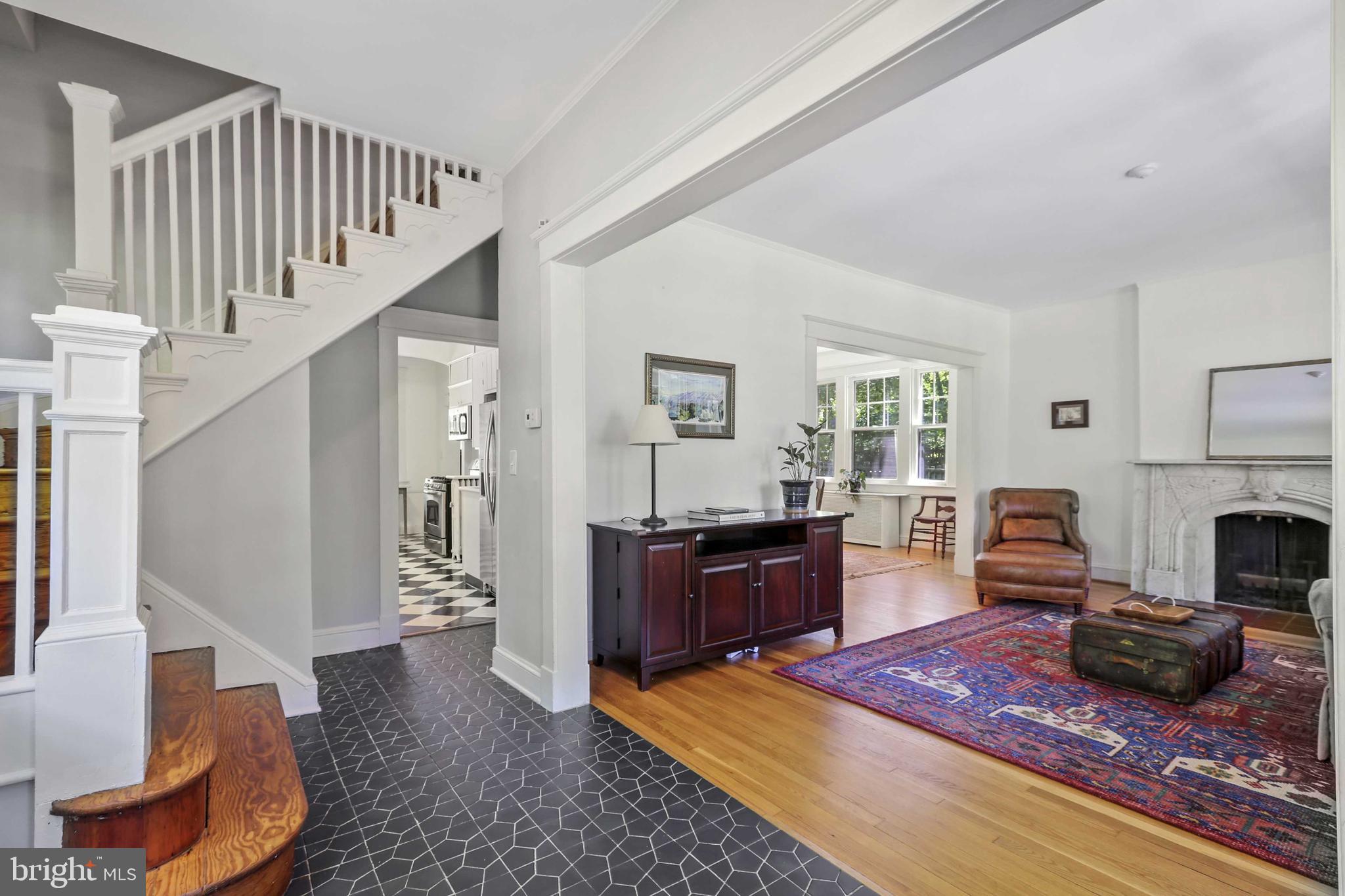 5705 Chilham Road Baltimore, MD 21209 - Photo 8 of 49 Foyer/Living Room