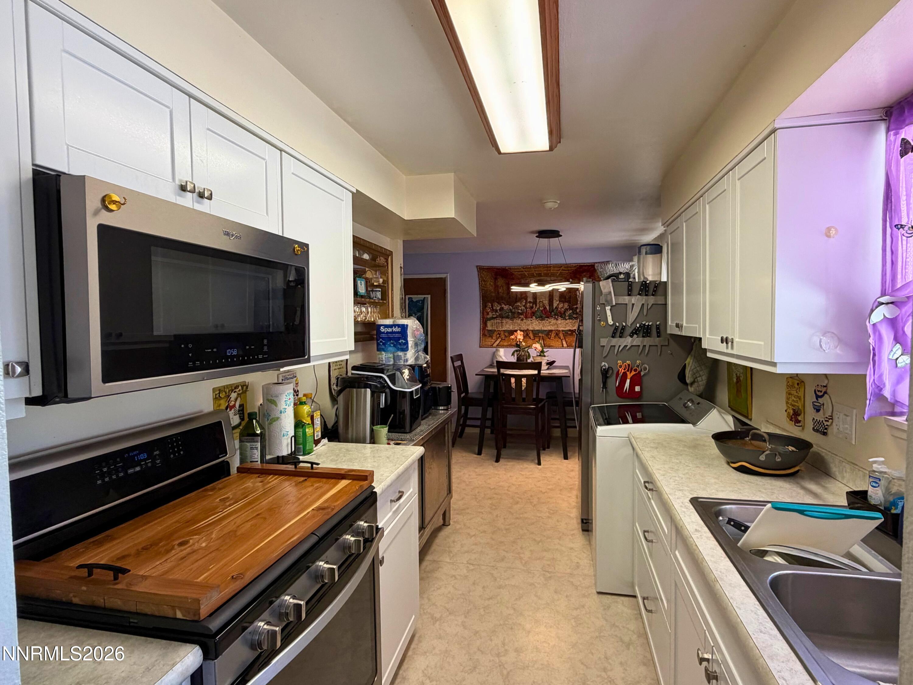215 North Allen Street Fallon, NV 89406 - Photo 4 of 14 kitchen