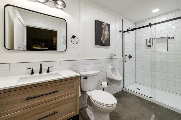 a view of a storage & utility room