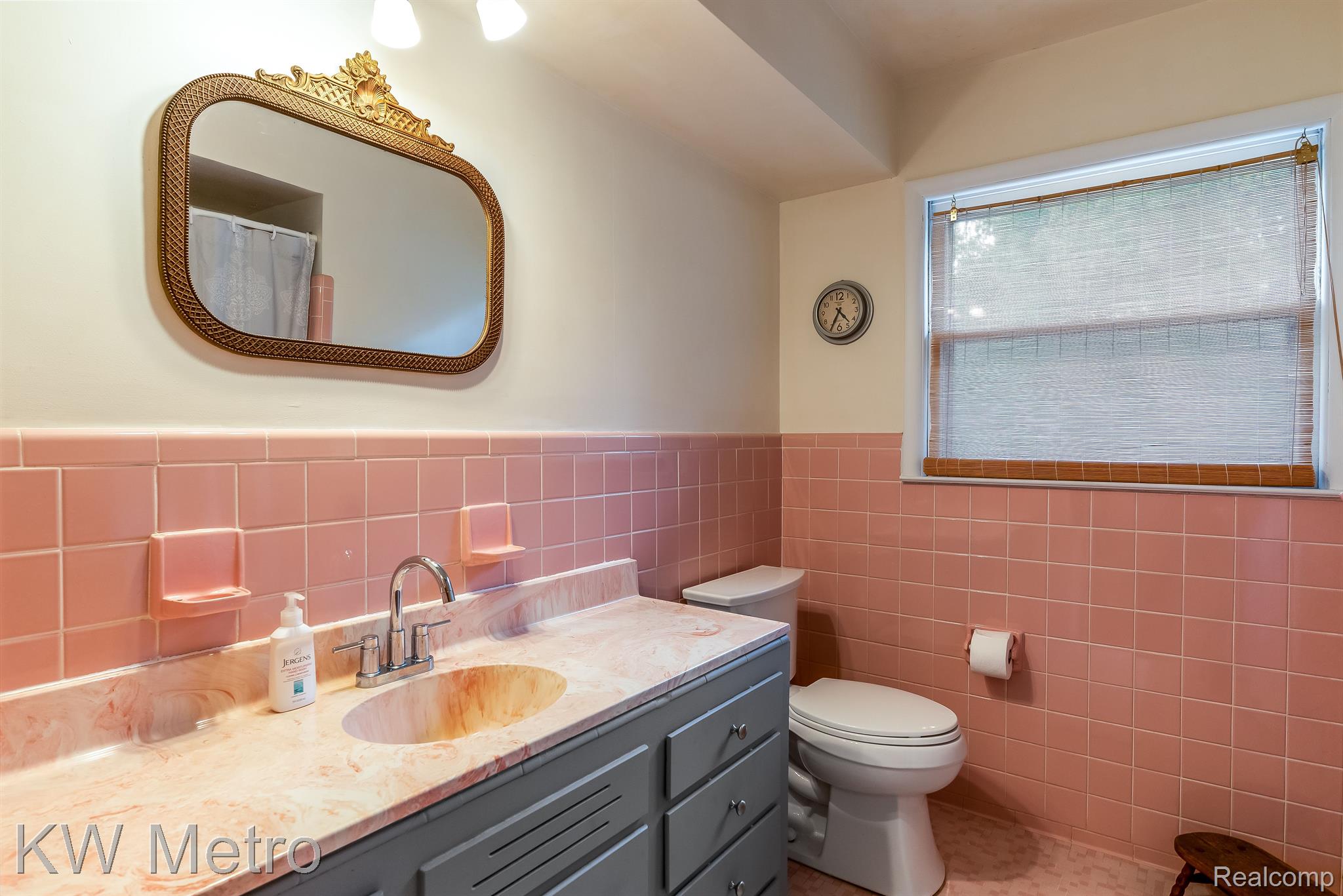 5805 Orion Road Rochester, MI 48306 - Photo 15 of 33 Bathroom