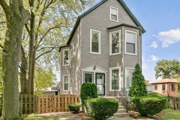 $449,700 | 9412 South Homan Avenue, Evergreen Park, IL 60805