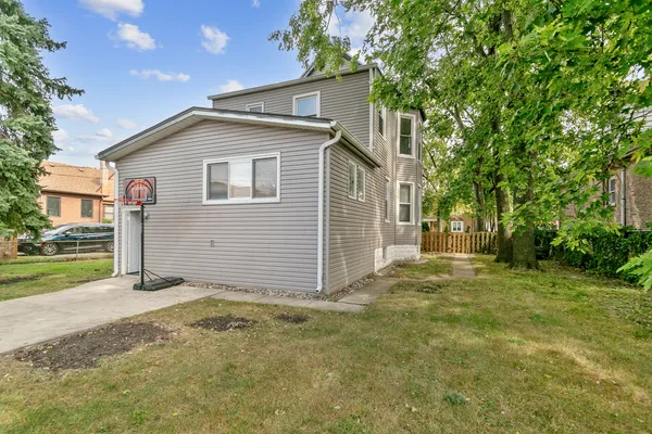 $449,700 | 9412 South Homan Avenue, Evergreen Park, IL 60805