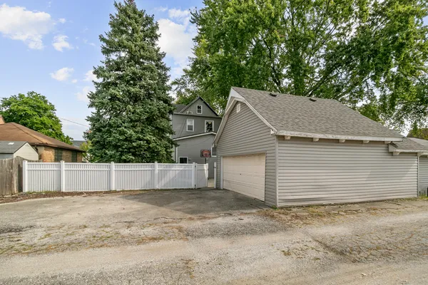 $449,700 | 9412 South Homan Avenue, Evergreen Park, IL 60805
