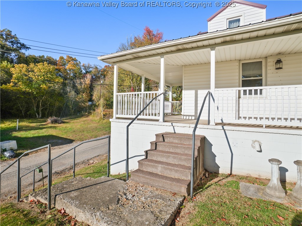 808 Stover Road Dunbar, WV 25064 - Photo 6 of 44 Gallery Image 6