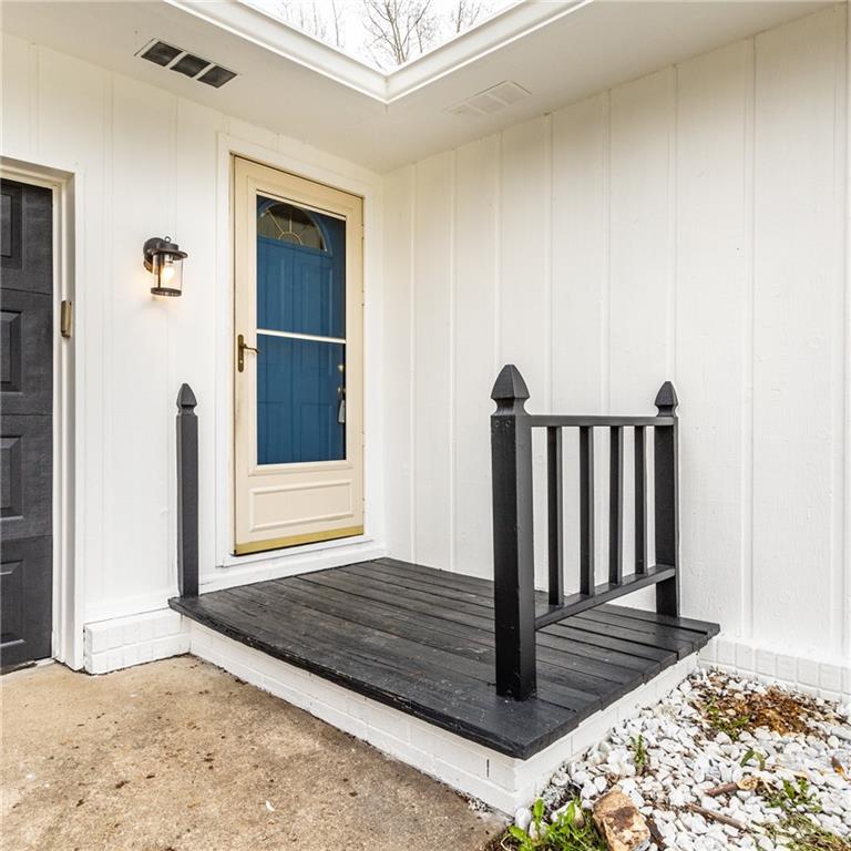 3804 East Stop 10 Road Indianapolis, IN 46237 - Photo 3 of 28 Gallery Image 3