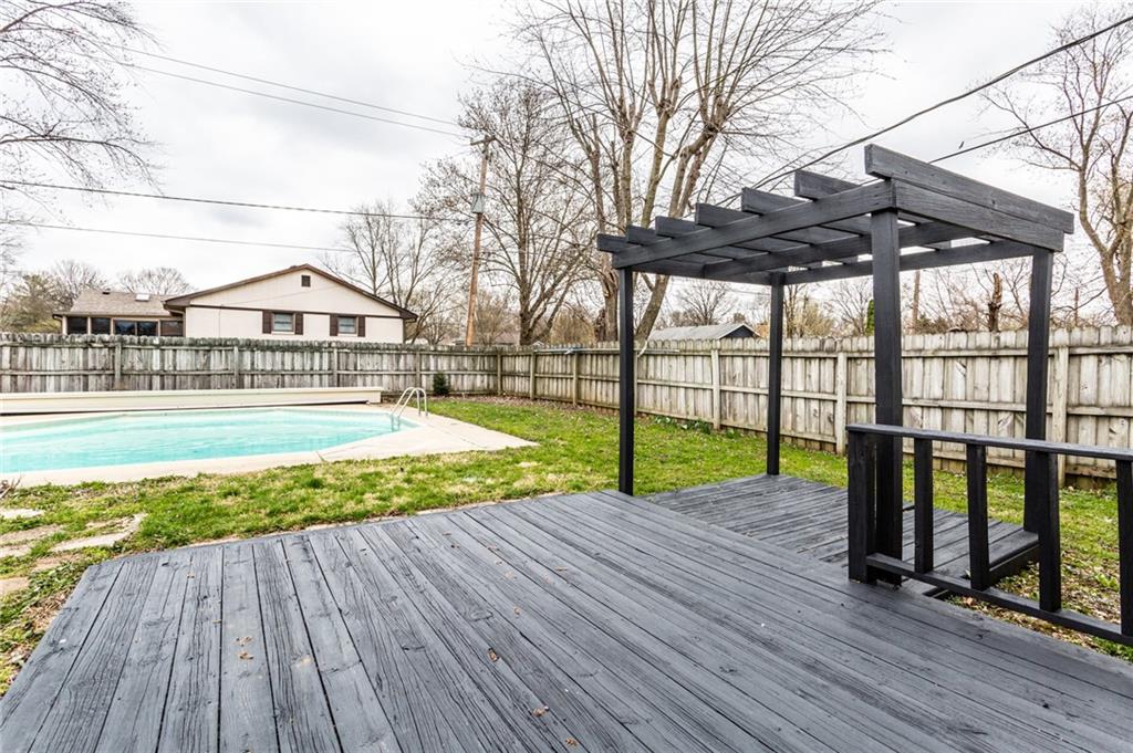 3804 East Stop 10 Road Indianapolis, IN 46237 - Photo 23 of 28 Gallery Image 23