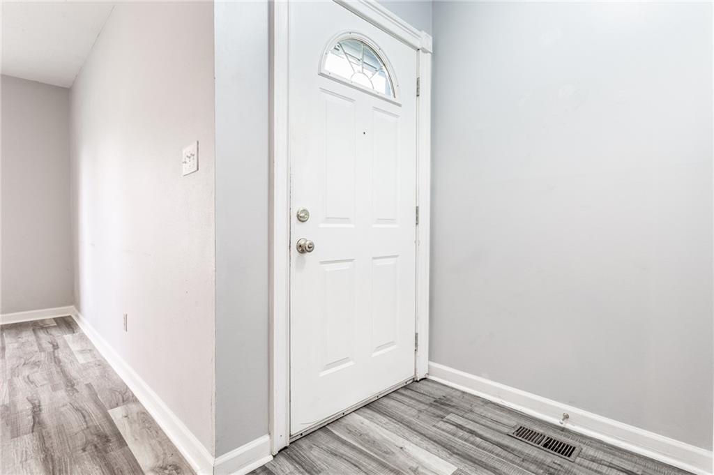 3804 East Stop 10 Road Indianapolis, IN 46237 - Photo 4 of 28 Gallery Image 4