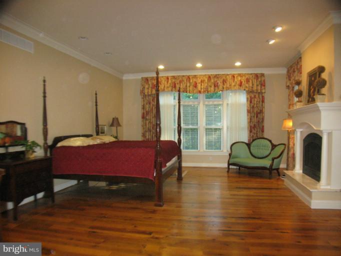 1011 Ridge Road Pylesville, MD 21132 - Photo 5 of 30 Expansive Master Bedroom Suite